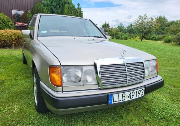 Mercedes-Benz W124 (1984-1993) cena 28000 przebieg: 424000, rok produkcji 1992 z Jastrowie małe 301